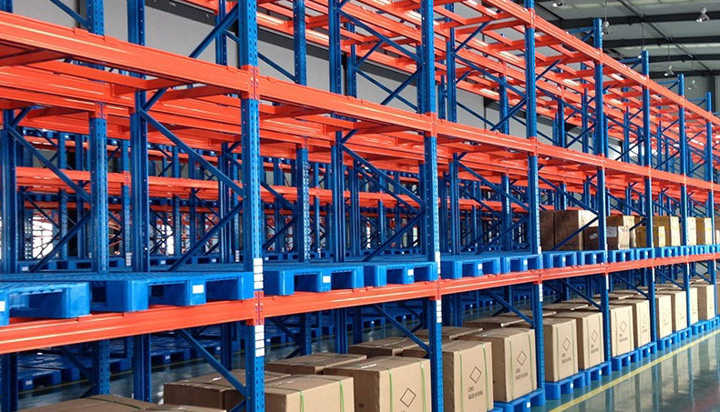 Estantes de almacén